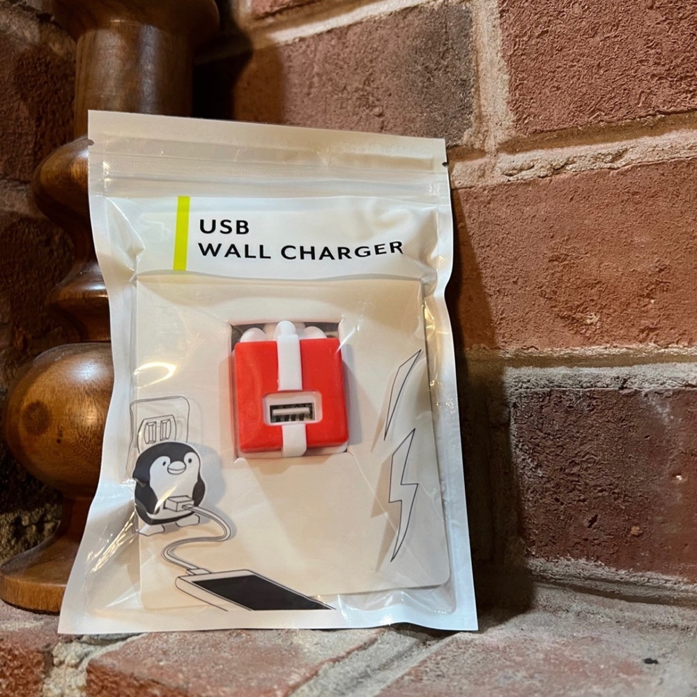 USB WALL CHARGER - CHRISTMAS PRESENT